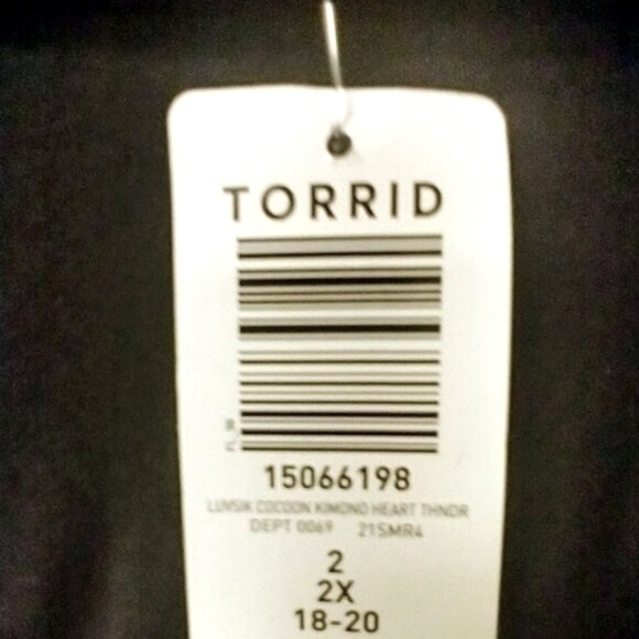 TORRID Plus Size Lovesick Black Super Soft Cocoon Lightening Bolt,Heart Kimono - Picture 14 of 16